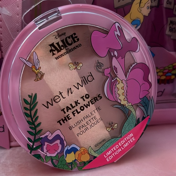 🩷🌸Alice and wonderland makeup bag bundle - Picture 2 of 10